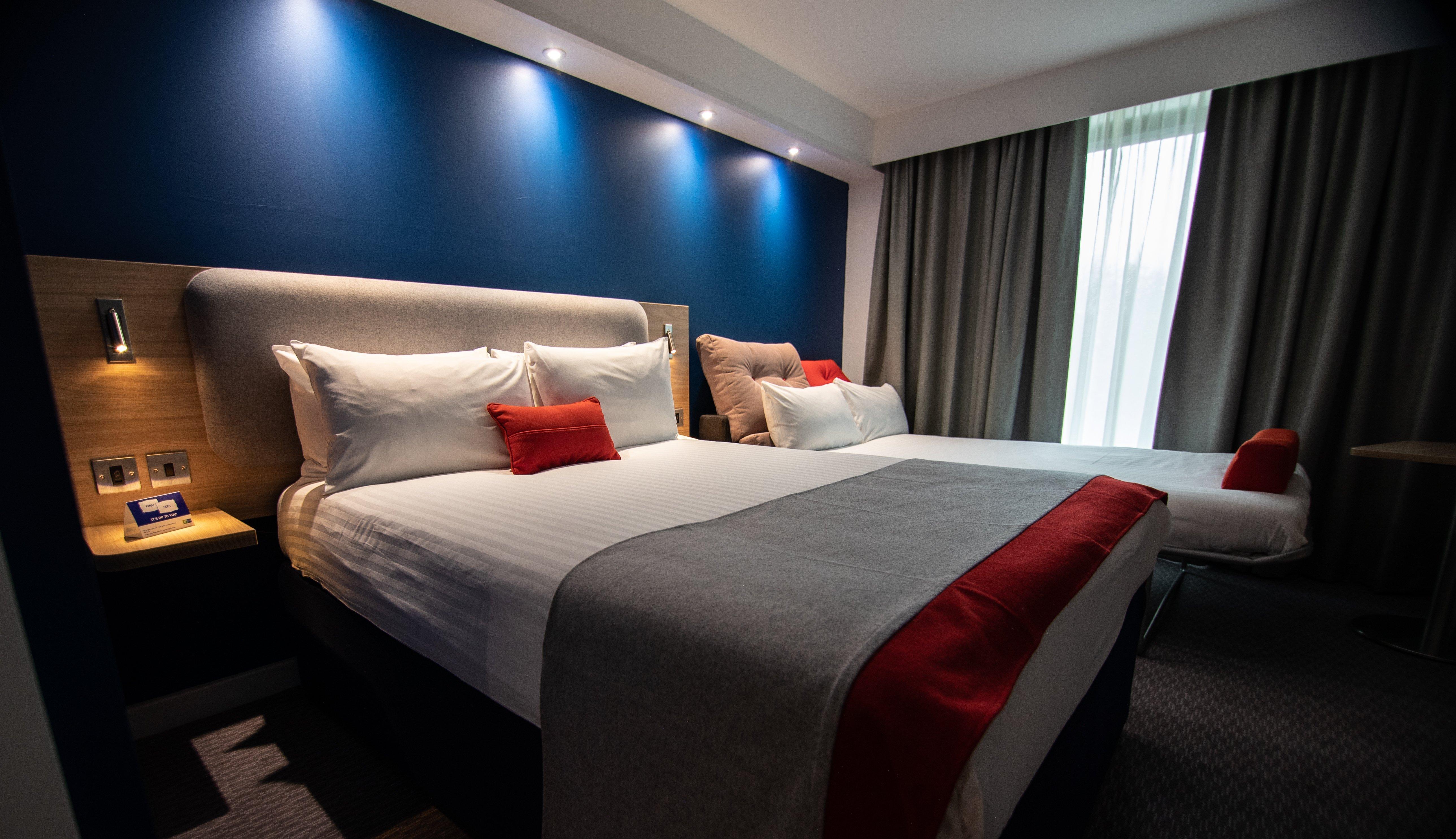 Holiday Inn Express London Stansted Airport By Ihg Stansted Mountfitchet Esterno foto