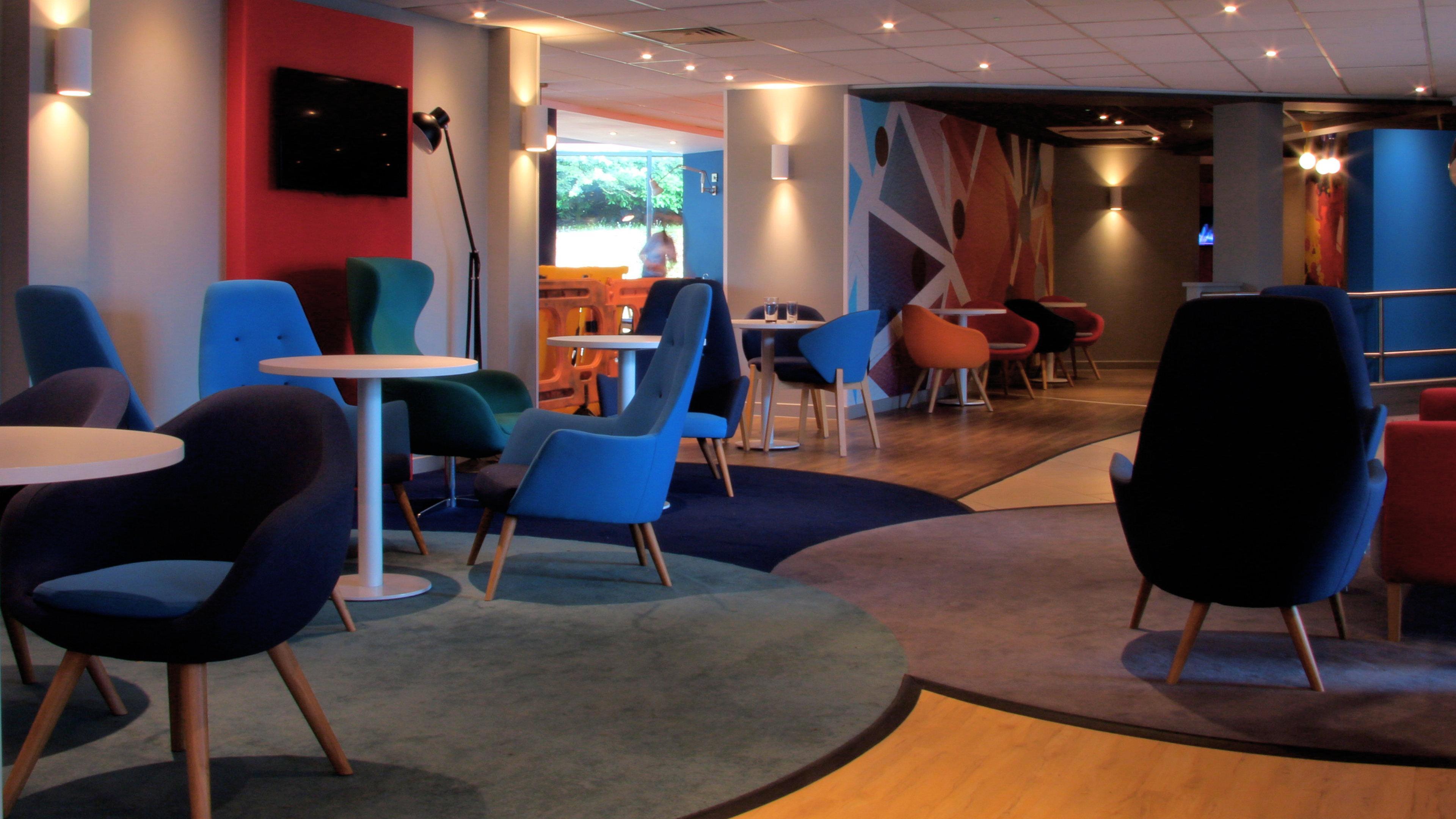 Holiday Inn Express London Stansted Airport By Ihg Stansted Mountfitchet Esterno foto