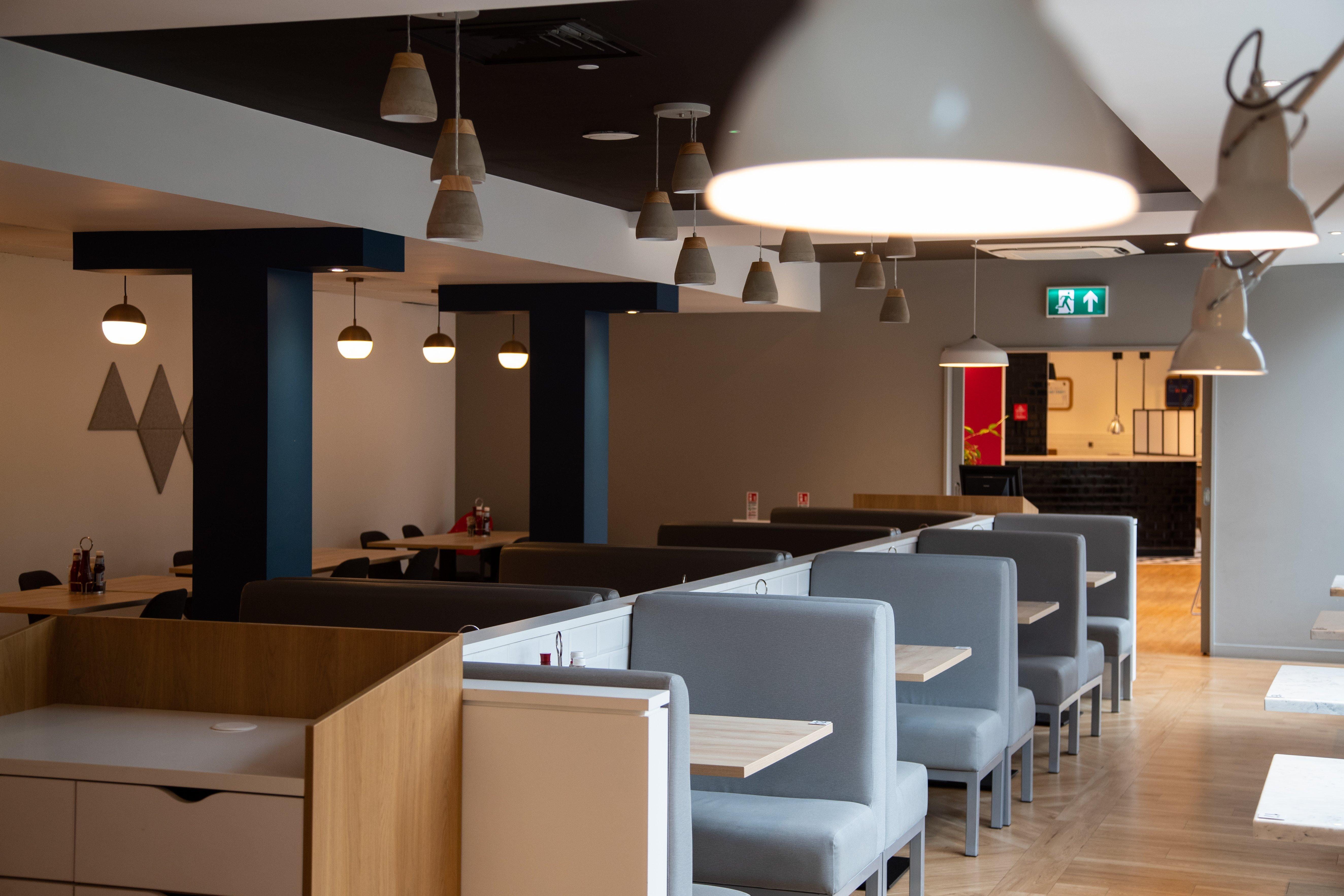 Holiday Inn Express London Stansted Airport By Ihg Stansted Mountfitchet Esterno foto