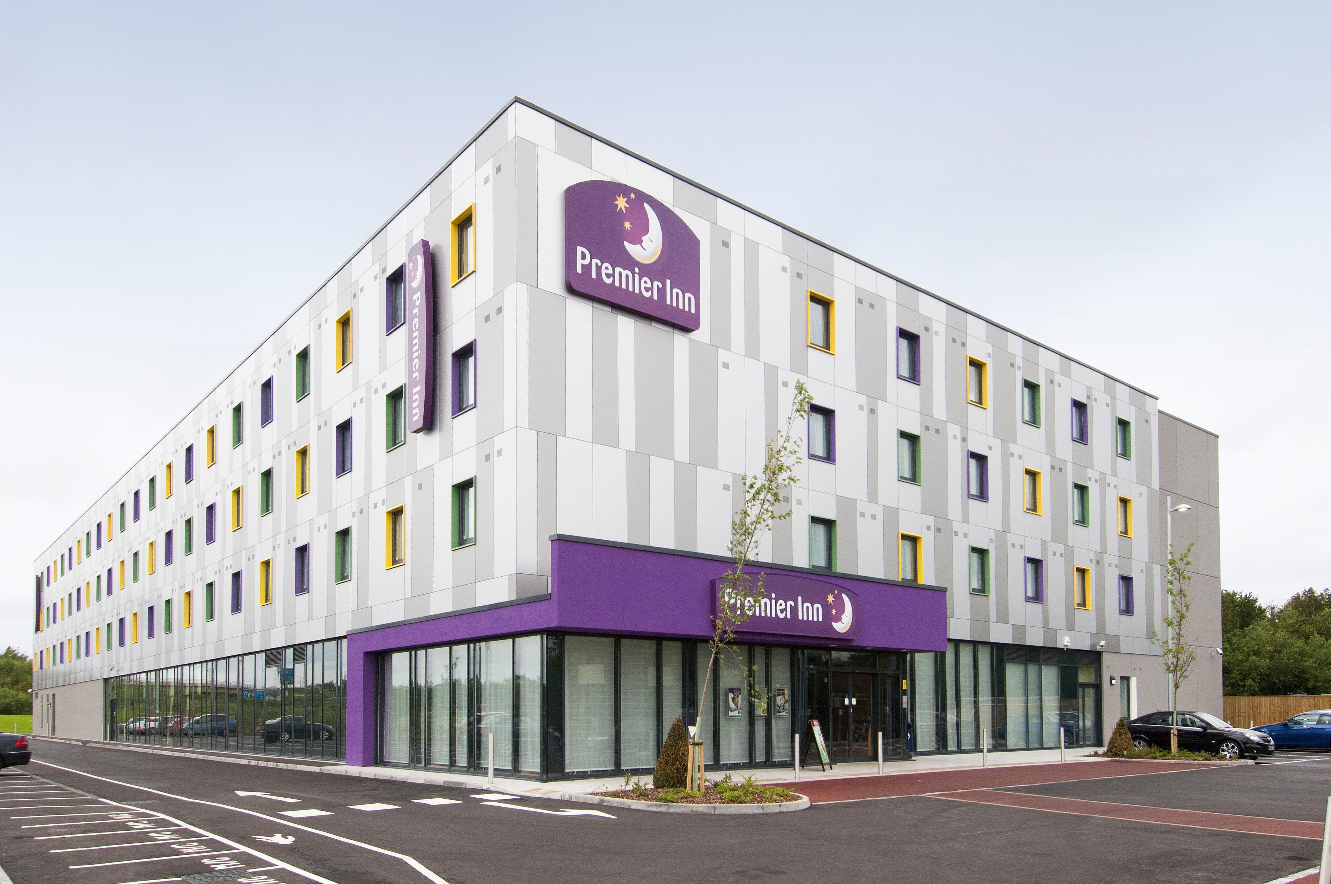 Holiday Inn Express London Stansted Airport By Ihg Stansted Mountfitchet Esterno foto
