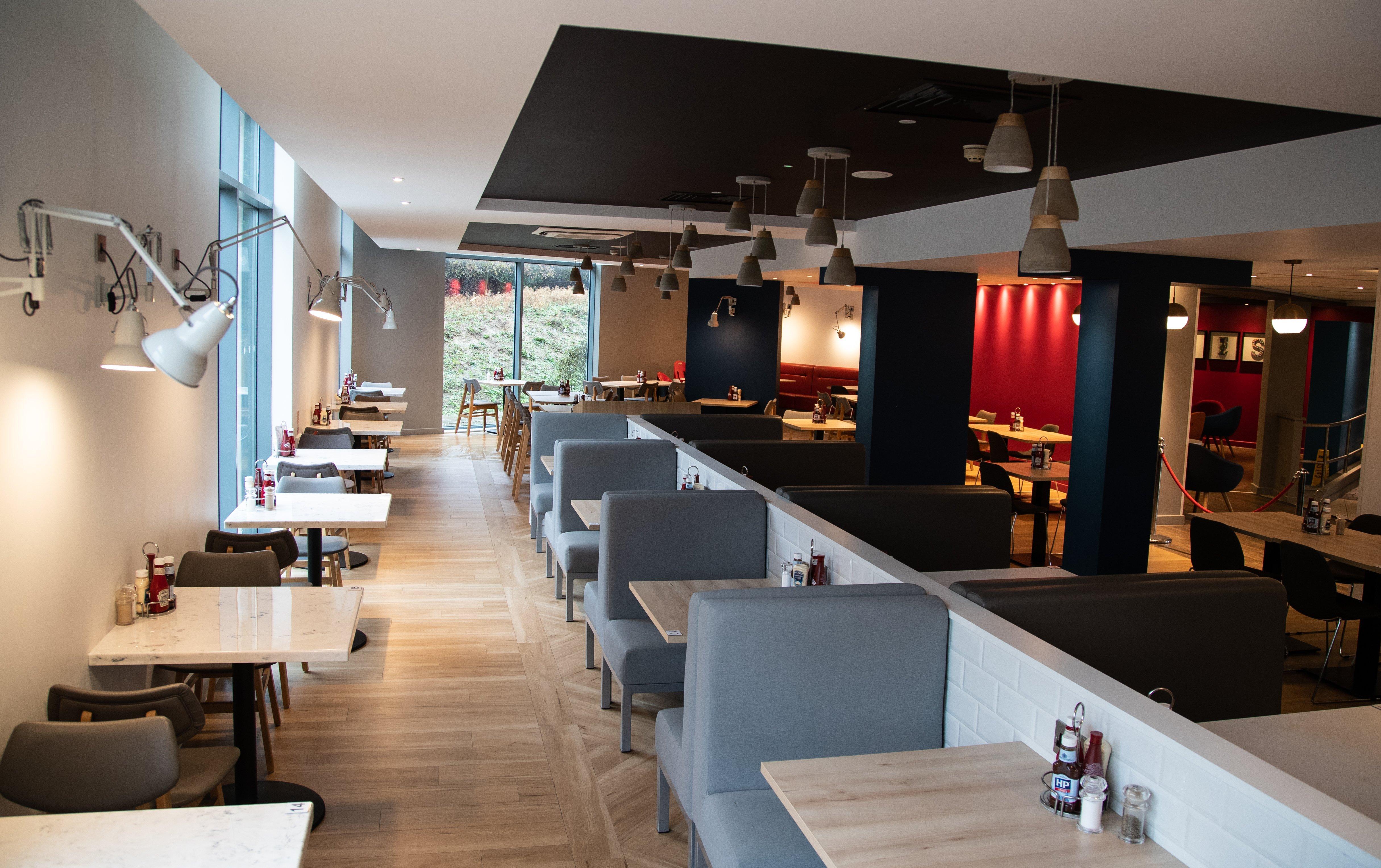 Holiday Inn Express London Stansted Airport By Ihg Stansted Mountfitchet Esterno foto