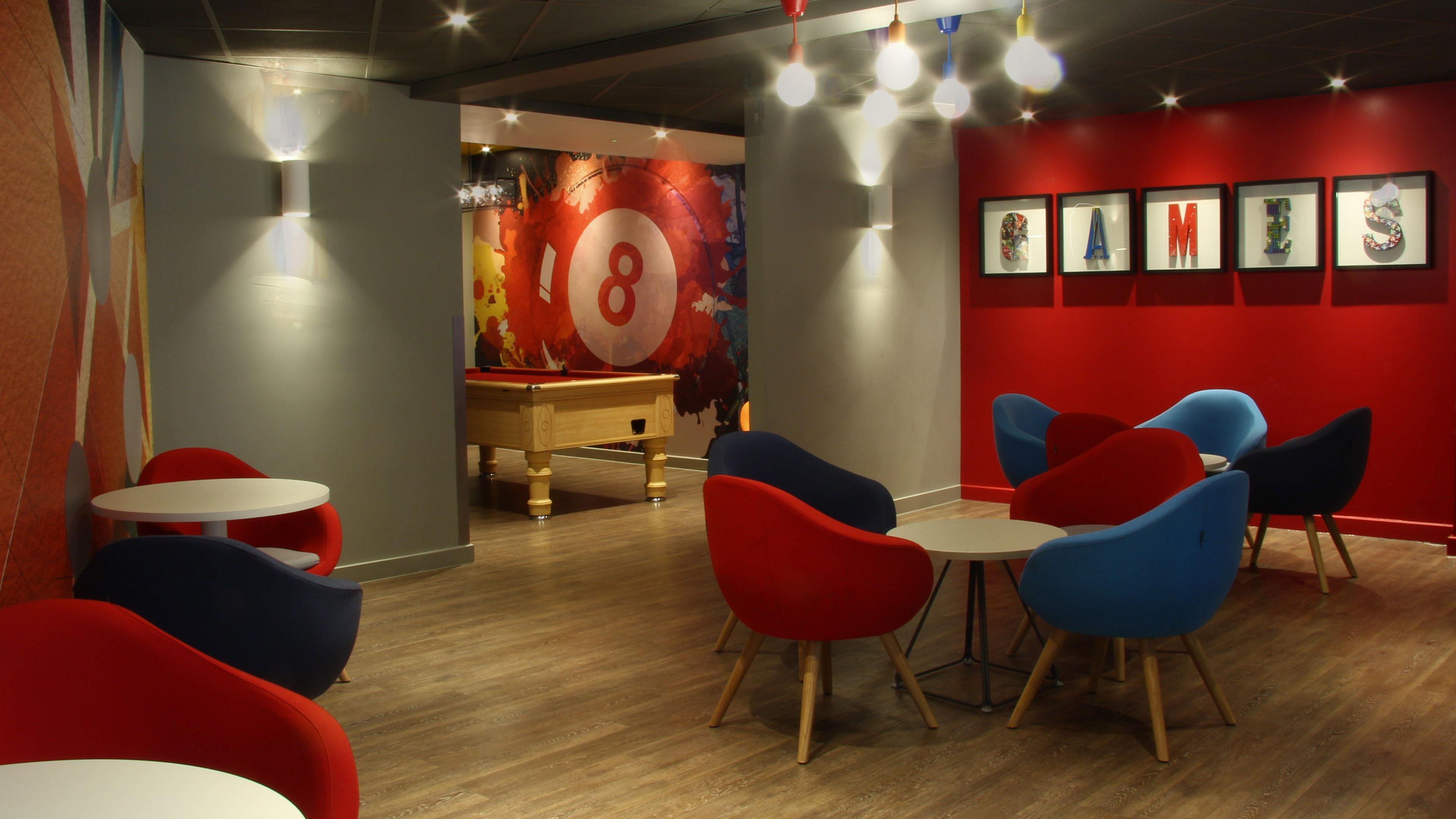 Holiday Inn Express London Stansted Airport By Ihg Stansted Mountfitchet Esterno foto